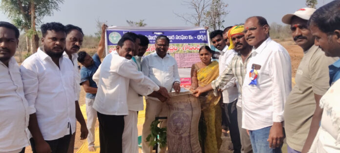 గోవింద్ పల్లిలో వరి కొనుగోలు కేంద్రం ప్రారంభం