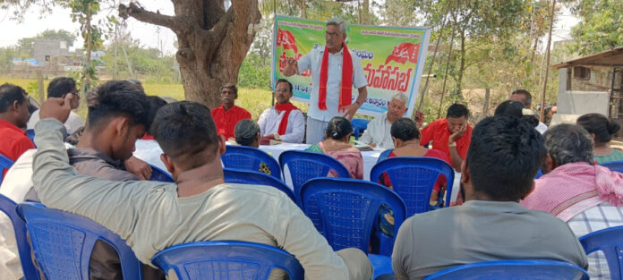 It is the communists who constantly fight for the protection of farmers and the agricultural sector.