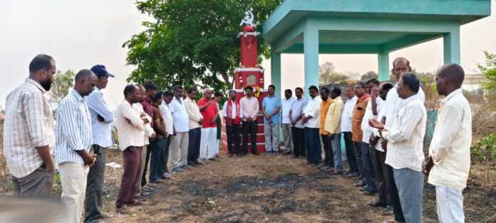 A solemn comrade's blessing on his death anniversary