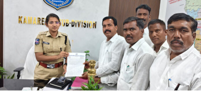 పల్లె రమేష్ గౌడ్ పై ఎస్సీ, ఎస్టి అట్రాసిటీ కేసు నమోదు చేయాలి