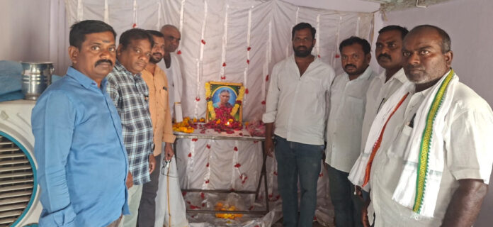 RTI leaders visit Tadicherla GP secretary