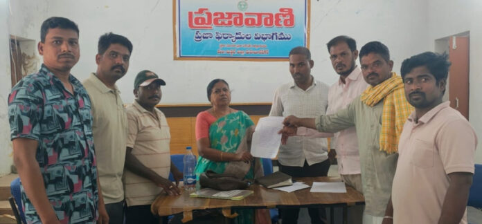 Midgeil market auction should be cancelled