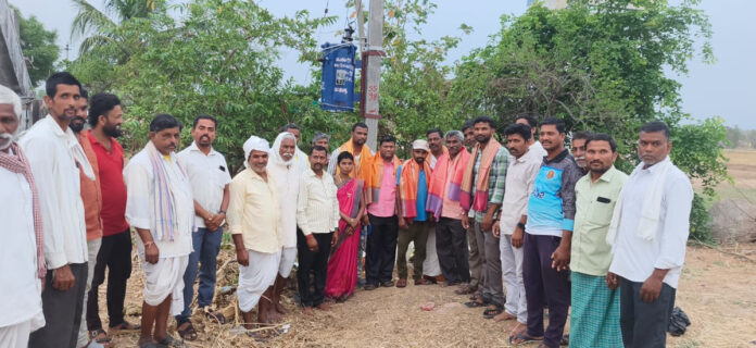 Tribute to electrical workers