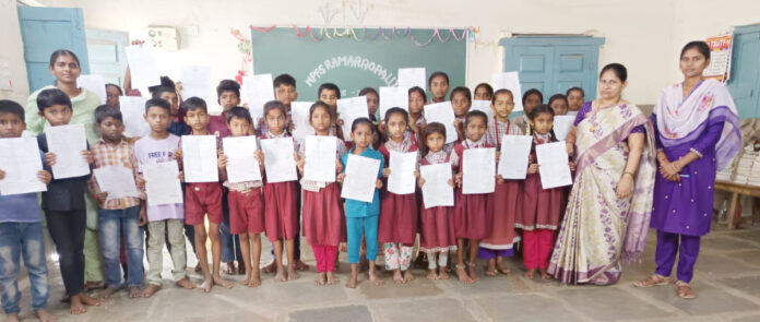 Distribution of progress documents to government students