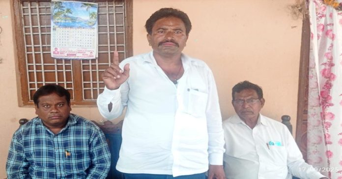 Identity cards should be given to tenant farmers.