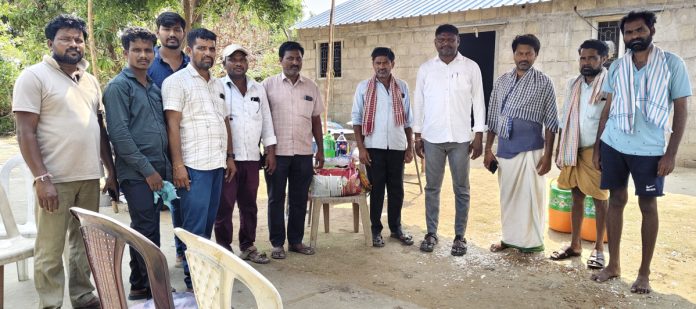 మృతురాలి కుటుంబానికి ఆర్థిక సాయం