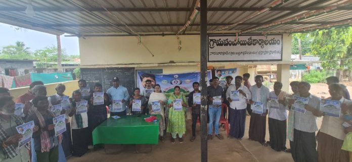 Scientists program in front of farmers in Naramvarigudem