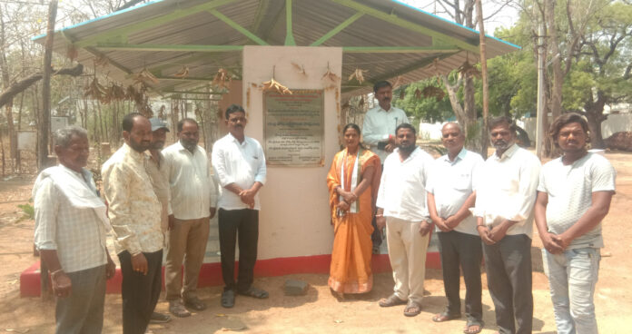 అత్తామామల జ్ఞాపకార్ధం షెడ్డు నిర్మించిన సర్పంచ్