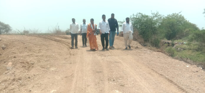 40 ఏండ్లుగా మూసుకుపోయిన రహదారికి మోక్షం