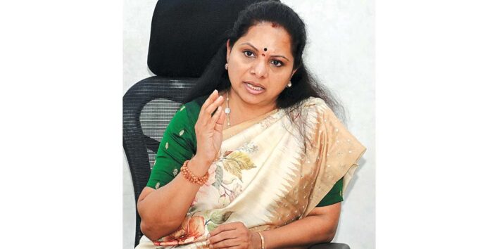 తెలంగాణ సీఎంను నమ్మొద్దు