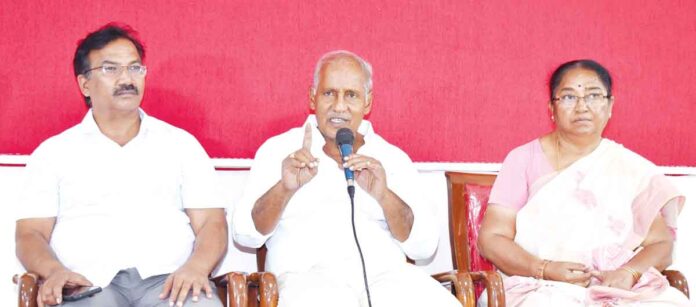 కేరళం ముఖ్యమంత్రిపై రేవంత్రెడ్డి వ్యాఖ్యలు సరిగాదు