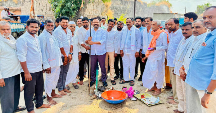 గ్రామాల అభివృద్ధికి ప్రజా పలన ప్రభుత్వం ప్రత్యేక కృషి అభివృద్ధి పనులకు ఎమ్మెల్యే శంకుస్థాపన