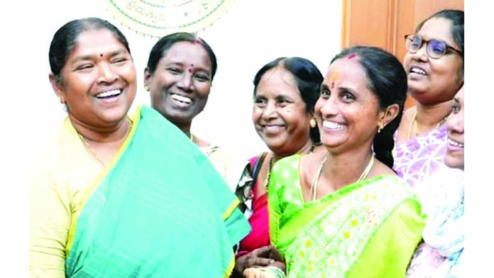 అంగన్వాడీ కేంద్రాలకుఏప్రిల్ నెలలో హాఫ్డే పాఠశాలలు