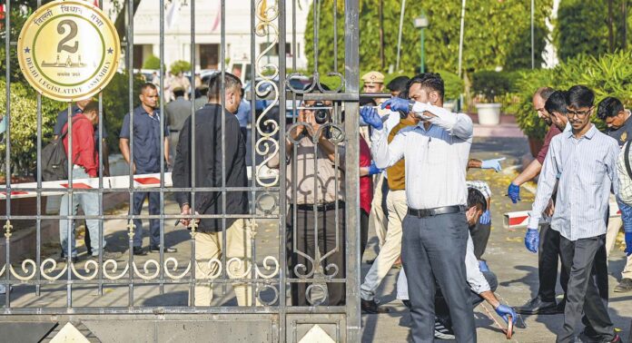 Security lapse in the Delhi Assembly