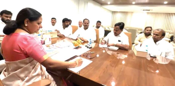 The Congress Government Is Starving Handloom Weavers