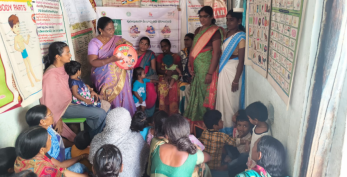 పుట్టిన బిడ్డకు ఆరు నెలల పాటు తల్లిపాలే శ్రేయస్కరం