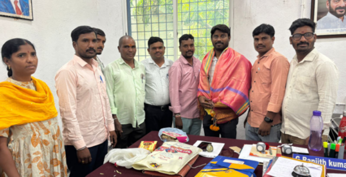 Ranjit Kumar as Dongli Tahsildar