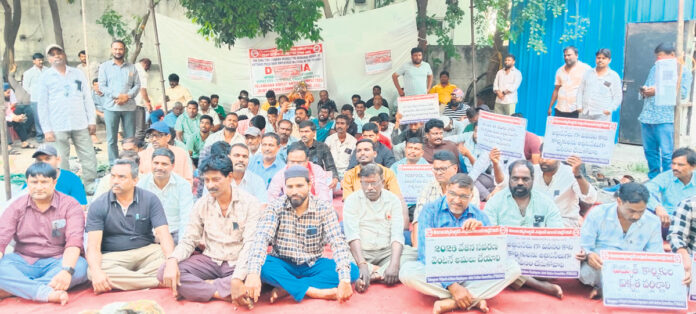 రెండో రోజు ఆర్టిజన్ల సమ్మె ప్రశాంతం