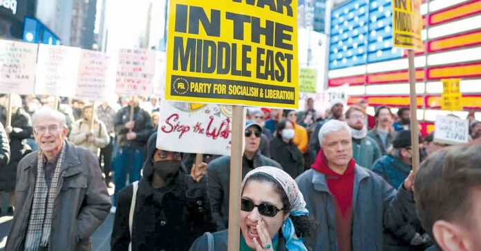 ఇరాన్ యుద్ధంతో అమెరికన్లకు ఆర్థిక కష్టాలు