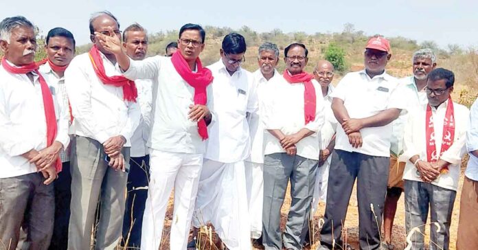 పోలీస్ బెటాలియన్కు పేదల భూములు ఎలా ఇస్తారు?