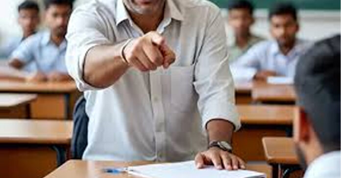 ప్రొఫెసర్, విద్యార్థిపై వేధింపులు మానుకోవాలి