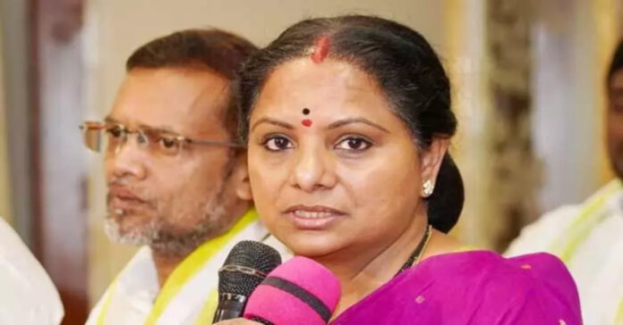 పార్టీ జెండా రంగు రివీల్ చేసిన కవిత..!