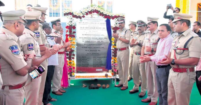 రోడ్డు ప్రమాద మరణాల నియంత్రణే లక్ష్యంగా ‘అరైవ్ అలైవ్’