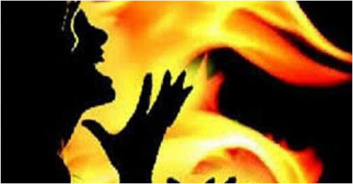 తల్లిని సజీవ దహనం చేసిన తనయుడు