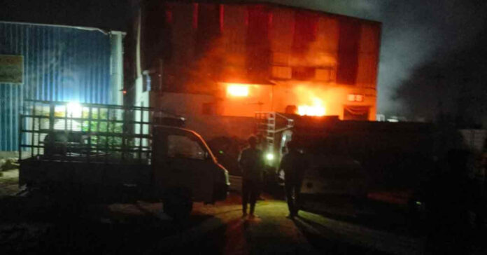 దుర్గ ఫుడ్ ఆయిల్ మిల్లులో అగ్ని ప్రమాదం..