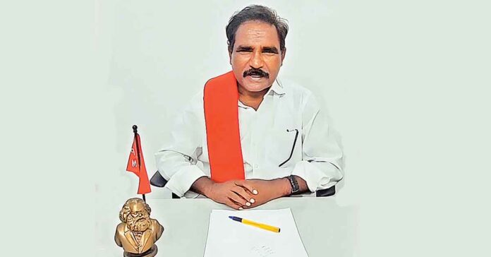 దుకాణాలను వేలం వేయొద్దు