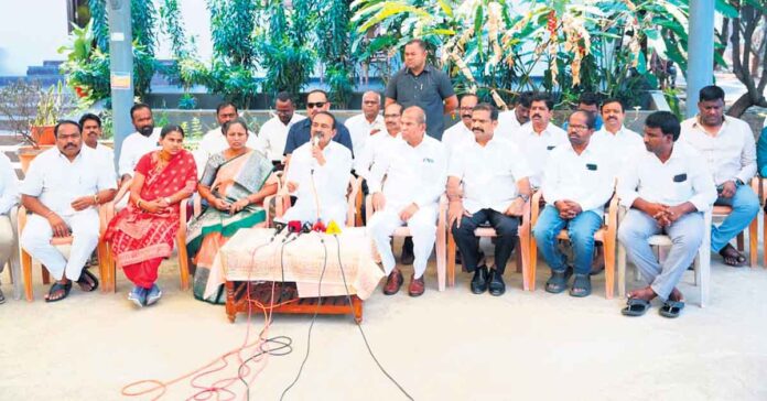 అబద్ధాల పునాదుల మీద గెలిచిన రేవంత్రెడ్డి