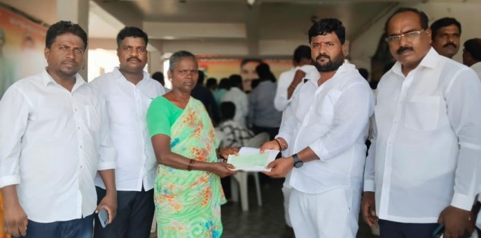 Kalyana Lakshmi Cheque Presentation