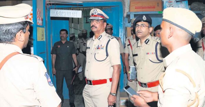 అక్టోపస్ పీటీఓలను సందర్శించిన డీజీపీ