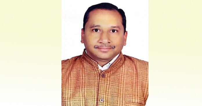 The problems of pensioners and employees should be resolved immediately.