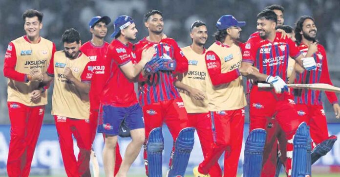 ముకుల్ మెరిసె లక్నో మురిసె