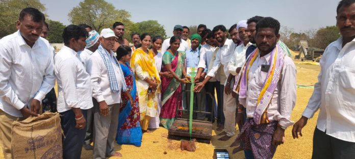 ధాన్యం కొనుగోలు కేంద్రం ప్రారంభం