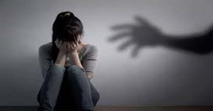 పైలట్ శిక్షణా విద్యార్థినిపై లైంగికదాడి