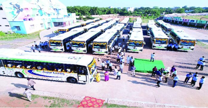 ఈవీలు ఇన్..పల్లెవెలుగు అవుట్