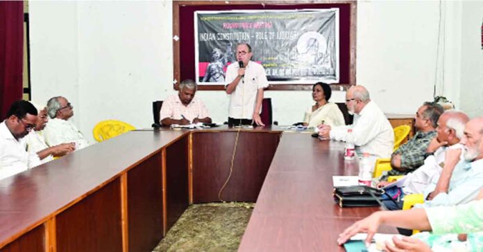 న్యాయవ్యవస్థ స్వయంప్రతిపత్తిపై కేంద్రం దాడి