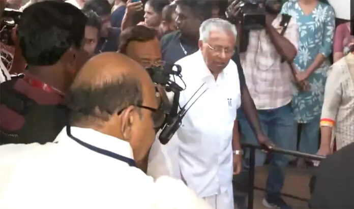 Election :ఓటు హక్కు వినియోగించుకున్న సీఎం పినరయి విజయన్