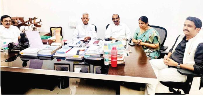 Paraquat should be banned nationwide.