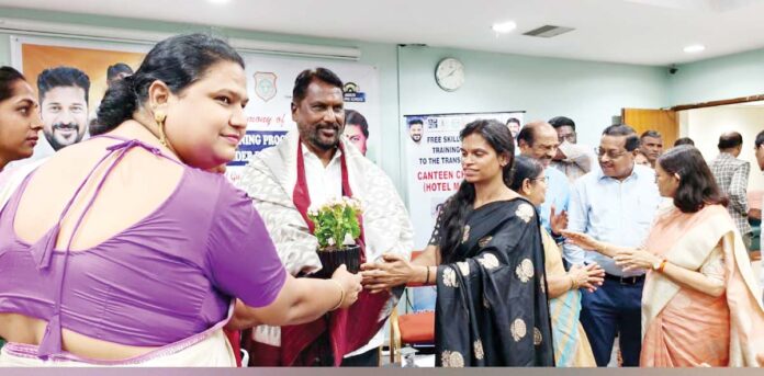 ట్రాన్స్జెండర్లకు నైపుణ్య శిక్షణ