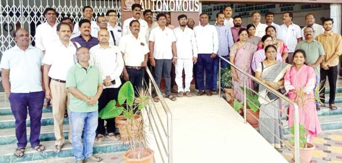 Struggle Against the Fee Exploitation by Private Medical Colleges