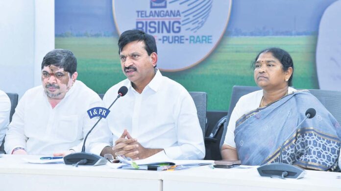 కేసీఆర్, కేటీఆర్, హరీశ్రావు అసత్యాలు ఆపకుంటే ఖబడ్దార్