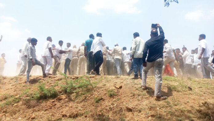 ఒకే పనికి రెండు సార్లు శంకుస్థాపనలు