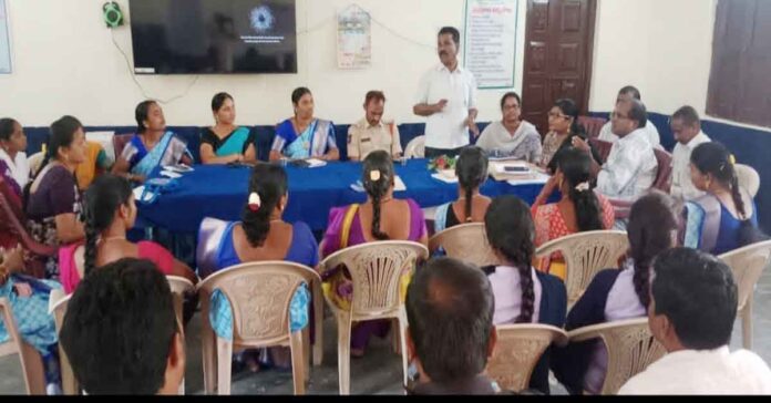 దోమకొండలో జెండర్ అవగాహన శిక్షణ కార్యక్రమం