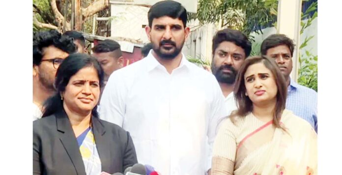 పోలీసులను ఎందుకు దుర్భాషలాడారు?