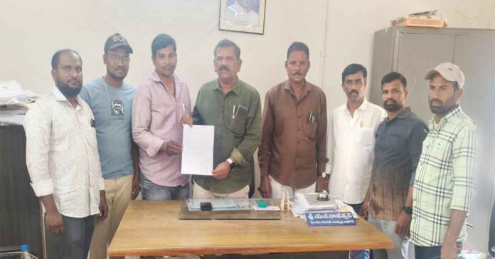 Panchayat Secretary threatens journalist