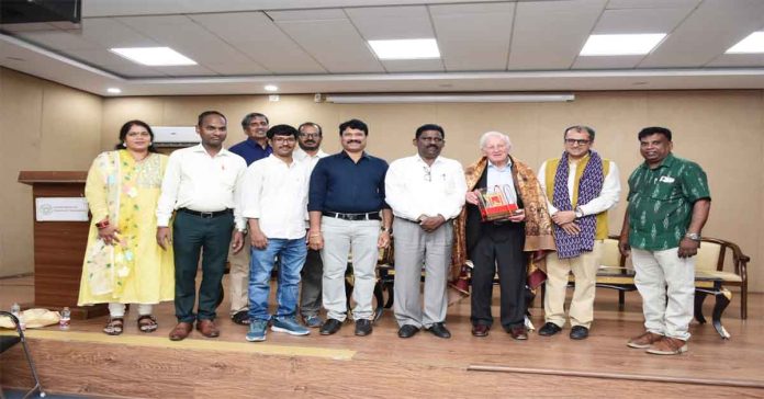 Luis Monreal visited the Geneva State Museum.