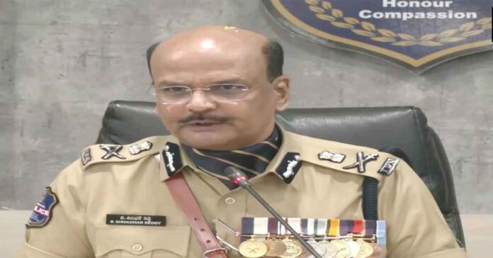 42 మంది మావోయిస్టుల లొంగుబాటు